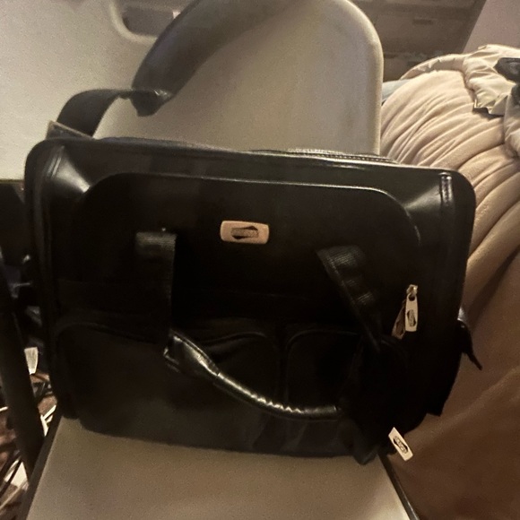 Leather expandable briefcase - Picture 3 of 3